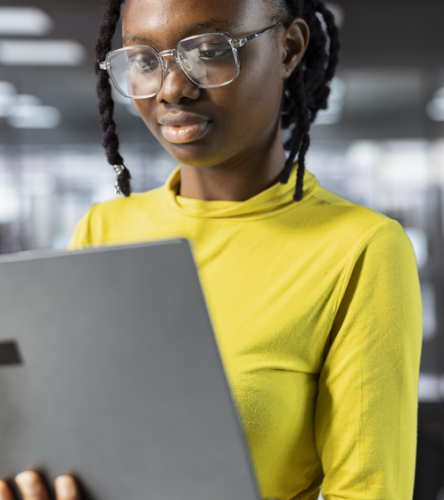 employee-using-laptop-device-analyze-datasets employee-using-laptop-device-analyze-datasets